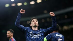 Kai Havertz jubelt im Trikot des FC Arsenal während eines Spiels in der Champions League