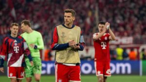 Leon Goretzka im Trikot des FC Bayern München auf dem Spielfeld