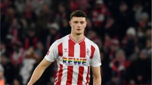 Eric Martel im Trikot des 1. FC Köln während eines Bundesligaspiels auf dem Platz