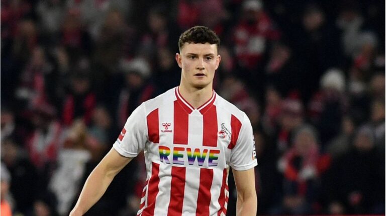 Eric Martel im Trikot des 1. FC Köln während eines Bundesligaspiels auf dem Platz