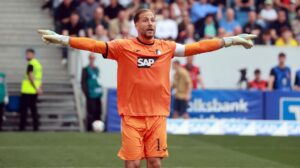 Oliver Baumann im Torwarttrikot der deutschen Nationalmannschaft mit fokussiertem Blick