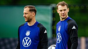 Nationaltorhüter Oliver Baumann fokussiert während eines Länderspiels der deutschen Nationalmannschaft