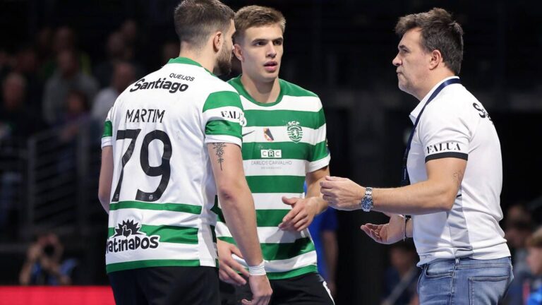 Handball-Superstar Francisco Kiko Costa im Trikot von Sporting Lissabon in Aktion