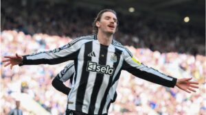 Nick Woltemade im Trikot von Newcastle United bejubelt ein Tor in der Premier League