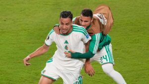 Ibrahim Maza von Algerien bejubelt den entscheidenden Sieg gegen Jordanien bei der Fußball-WM.