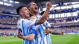Lionel Messi jubelt im Trikot der argentinischen Nationalmannschaft bei der WM 2026