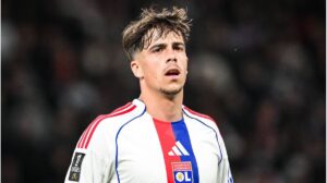 Afonso Moreira bei einem Spiel auf dem Rasen in Aktion