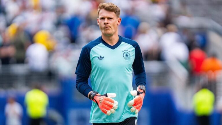 Torwart Alexander Nübel im Trikot des FC Bayern München