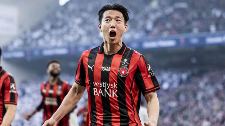 Han-beom Lee im Trikot der südkoreanischen Nationalmannschaft bei der Weltmeisterschaft