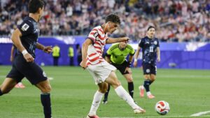 Giovanni Reyna bejubelt im Trikot der US-Nationalmannschaft seinen Treffer bei der Weltmeisterschaft