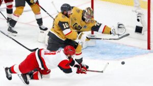 Jordan Staal von den Carolina Hurricanes jubelt über ein Tor im Stanley-Cup-Finale gegen Vegas.
