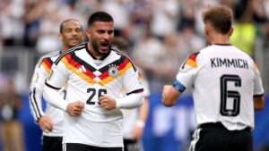 Deniz Undav jubelt im Trikot der deutschen Nationalmannschaft nach einem Tor beim WM-Spiel gegen Curacao.
