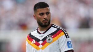 Deniz Undav jubelt im Trikot der deutschen Nationalmannschaft während der Weltmeisterschaft