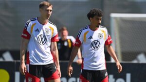 Nathaniel Brown im Trikot der deutschen Nationalmannschaft beim Länderspiel auf dem Platz.