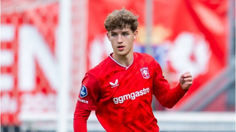 Ruud Nijstad im Trikot des FC Twente Enschede fokussiert auf dem Spielfeld