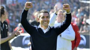 Trainer Giovanni van Bronckhorst bei seiner offiziellen Vorstellung als Cheftrainer von Feyenoord Rotterdam
