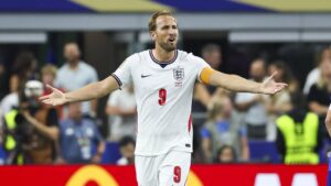 Harry Kane bereitet sich auf einen Elfmeter für die englische Nationalmannschaft vor