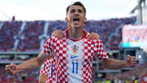 Jubelnder Ante Budimir im Trikot von Kroatien nach seinem Siegtor gegen Panama bei der WM