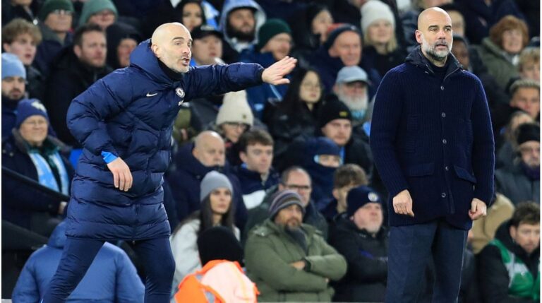 Enzo Maresca am Spielfeldrand als neuer Trainer von Manchester City