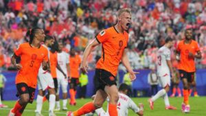 Niederländische Nationalspieler jubeln nach einem Tor gegen Tunesien bei der Fußball-WM