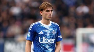 Nico Paz im Trikot von Como 1907 im Spiel in der Serie A