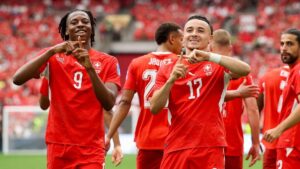Schweizer Nationalspieler Johan Manzambi bejubelt seinen Treffer gegen Kanada bei der Fußball-WM.