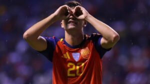 Die spanische Nationalmannschaft jubelt über ein Tor beim 3:1-Testspielsieg gegen Peru vor der WM 2026