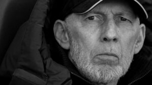 Eric Roy als Trainer von Stade Brest nachdenklich an der Seitenlinie