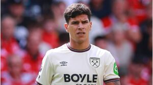 Mateus Fernandes bei einem Fußballspiel der Premier League auf dem Rasen