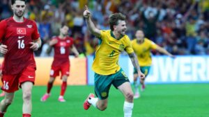 Enttäuschte türkische Spieler um Arda Güler nach der 0:2-Niederlage gegen Australien beim WM-Auftakt in Vancouver