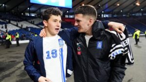 Konstantinos Karetsas im Trikot des KRC Genk fokussiert auf dem Spielfeld
