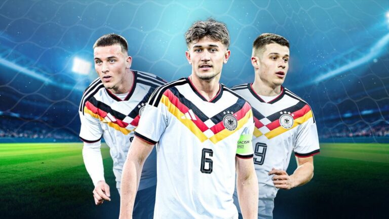 Ein enttäuschter Joshua Kimmich im Trikot der deutschen Nationalmannschaft blickt nachdenklich zu Boden