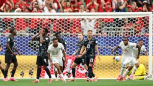 Jubelnde marokkanische Nationalspieler nach einem Tor bei der WM gegen Kanada