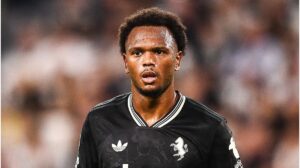 Fußballer Loïs Openda im Porträt bei einem Pflichtspiel