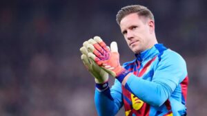 Torhüter Marc-André ter Stegen im Trainingsoutfit des FC Barcelona auf dem Trainingsplatz