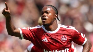 Mohamed Ali Zoma vom 1. FC Nürnberg jubelt über einen Treffer