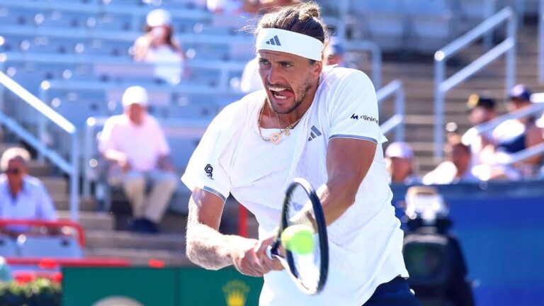 Ein enttäuschter Alexander Zverev auf dem Hartplatz beim ATP-Masters in Montreal.