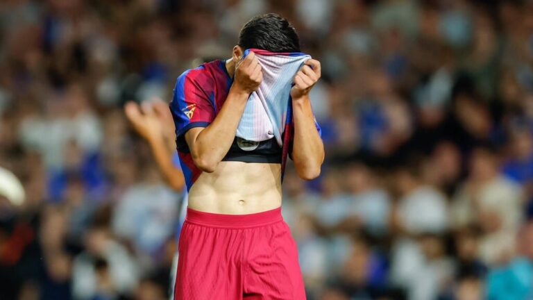 Roony Bardghji im Trikot des FC Barcelona auf dem Spielfeld