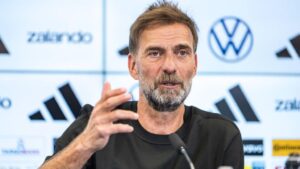 Sportdirektor Max Eberl und der neue Bundestrainer Jürgen Klopp