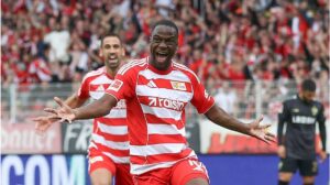 Stürmer Ilyas Ansah im Trikot des 1. FC Union Berlin auf dem Spielfeld