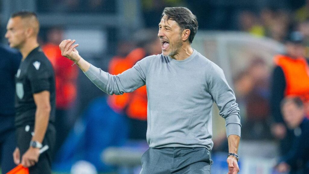 Niko Kovac gestikuliert am Spielfeldrand von Borussia Dortmund