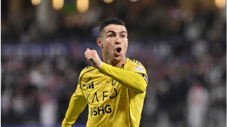 Cristiano Ronaldo bejubelt im Trikot von Al-Nassr FC einen Treffer