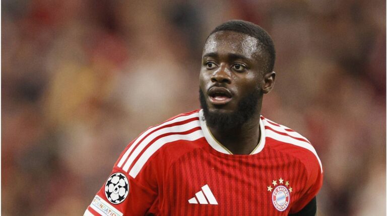Luis Díaz und Dayot Upamecano im Trikot des FC Bayern München