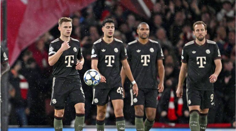 Vincent Kompany gestikuliert fokussiert an der Seitenlinie im Stadion.