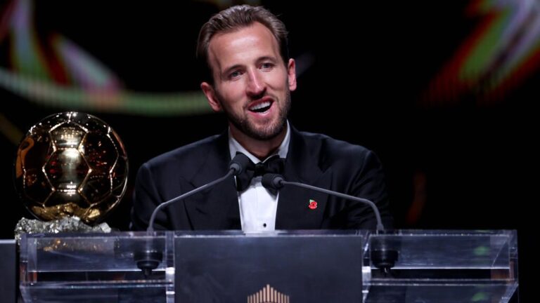 Harry Kane vom FC Bayern München bei der Verleihung des Ballon d'Or