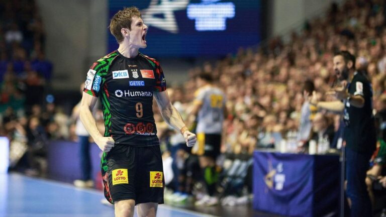 SC Magdeburg Spieler bejubeln Heimsieg gegen Industria Kielce