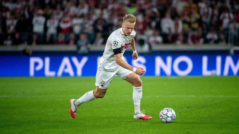 Die Spieler des VfB Stuttgart beim Aufwärmen vor einem Spiel in der Champions League.